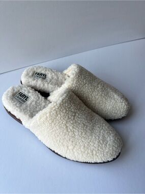 FARYL by Farylrobin Cream Sherpa Slip-On Slippers